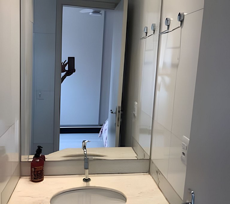 Confortavel , perto Av. 85 e t63