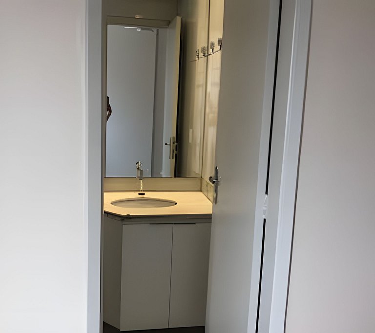 Confortavel , perto Av. 85 e t63