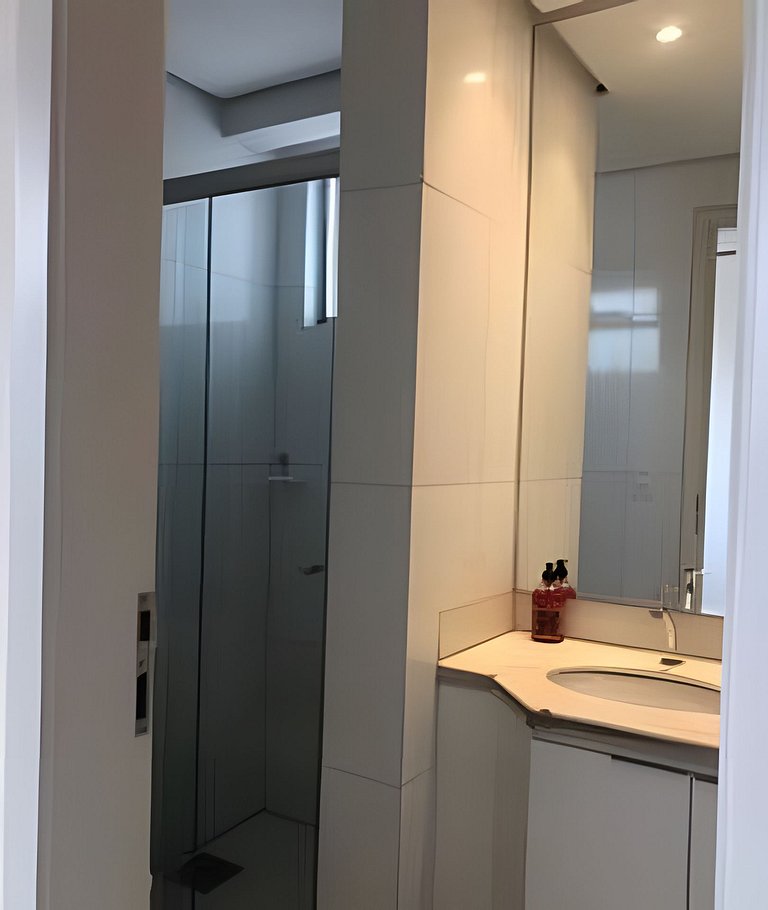 Confortavel , perto Av. 85 e t63