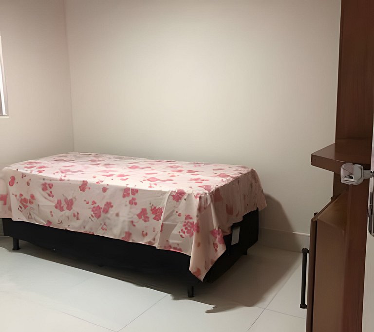 Confortavel , perto Av. 85 e t63