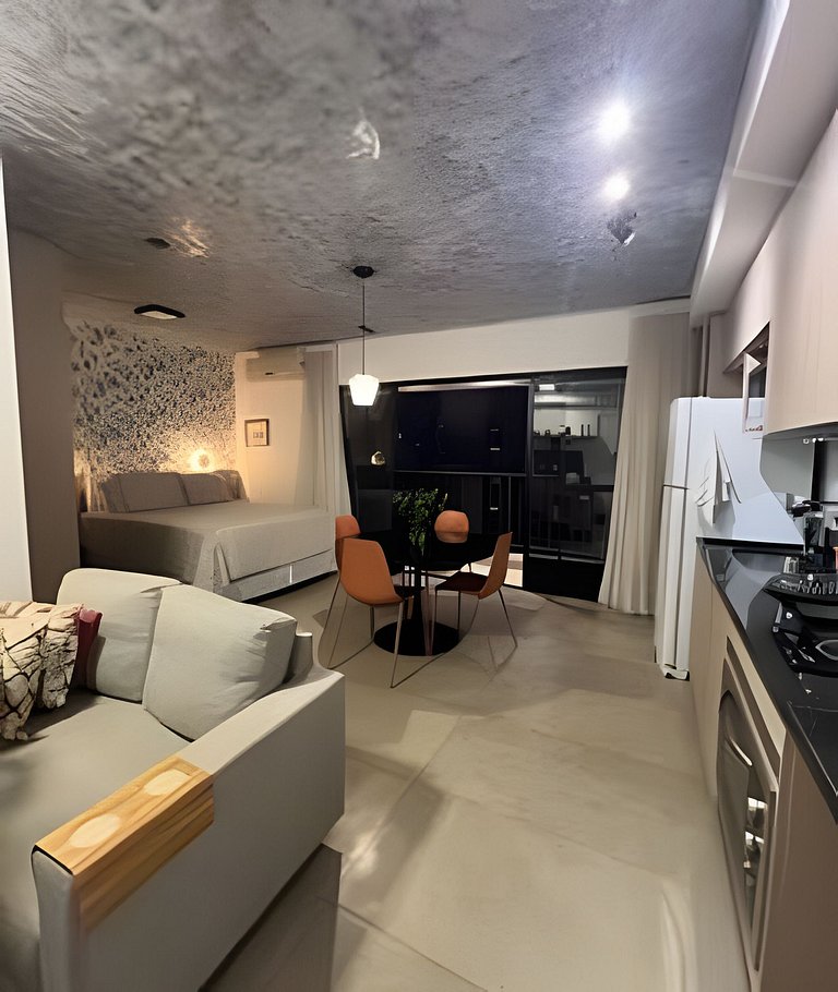 Romantico e Charmoso , Flat acolhedor